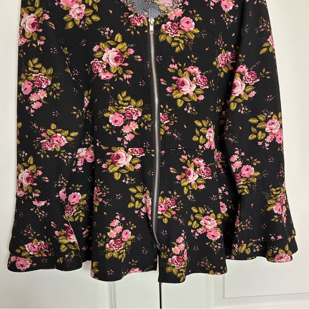Goth Black & Floral Zipper Front Comfortable Material Bell Sleeve Cuff 2X-3X - Picture 8 of 13